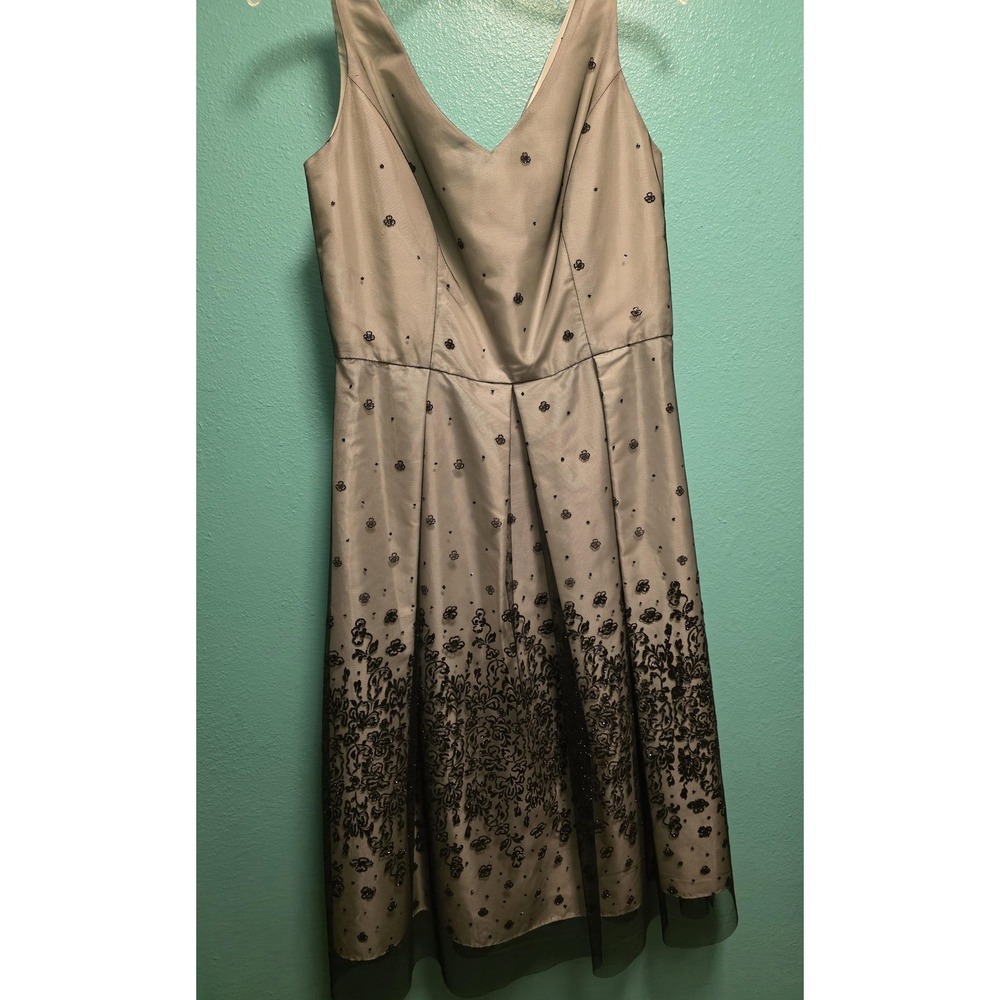 Danny & Nicole Dress Womens 6 Gray Black Fit & Flare V-Neck Embroidered Floral